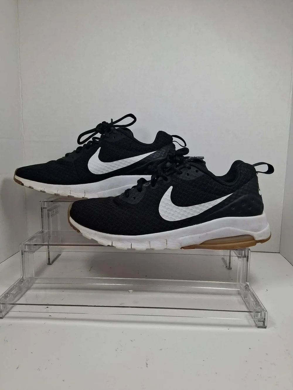 Nike Air Max Motion Black/White Mesh Lace-Up Low Top Sneakers, Sz:8.5 Women's